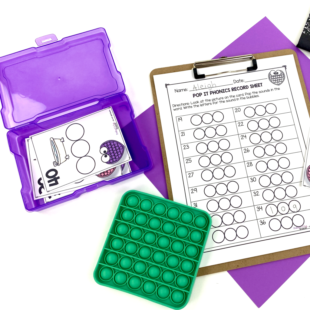 Pop it phonics card and record sheet with green pop it